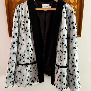 Like new never worn , extremely flattering great quality!